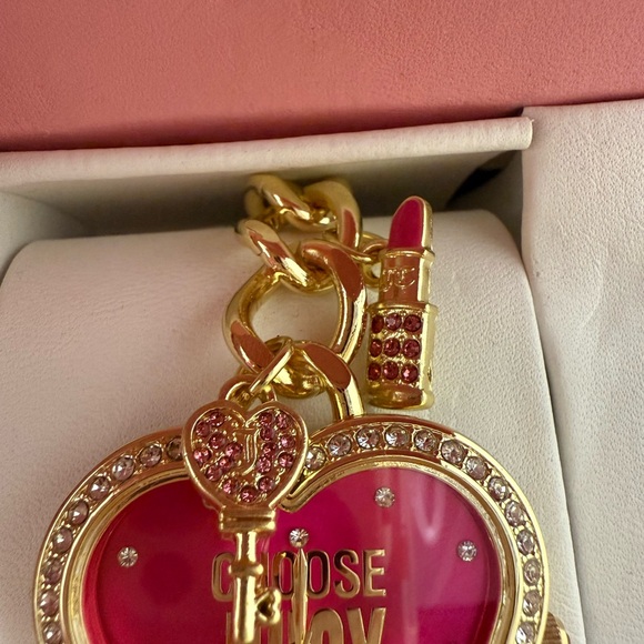 Juicy Couture Los Angeles NWT Stunning Gold Pink Heart Charm Bracelet Watch - Picture 6 of 8